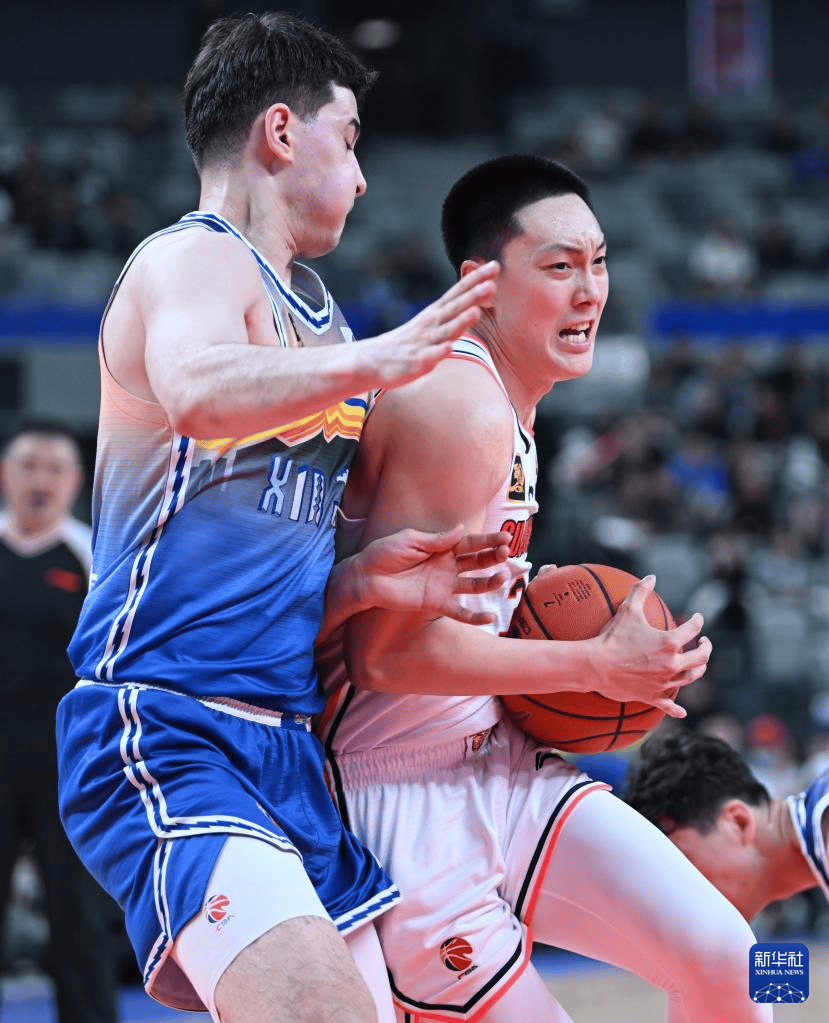 新疆队力克广东队，陶汉林统治全场