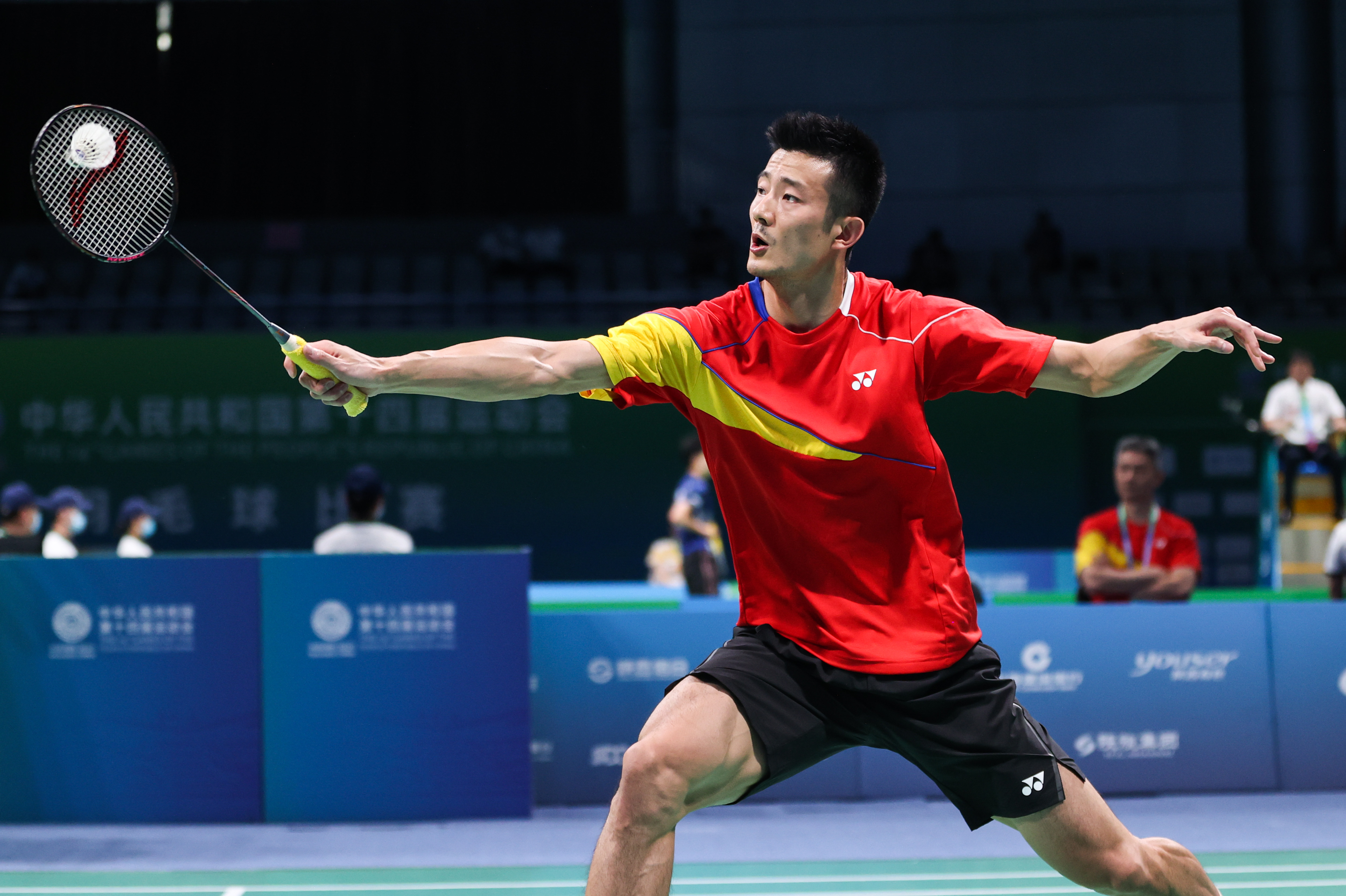 法国羽毛球队鏖战中国羽毛球队，谌龙关键制胜