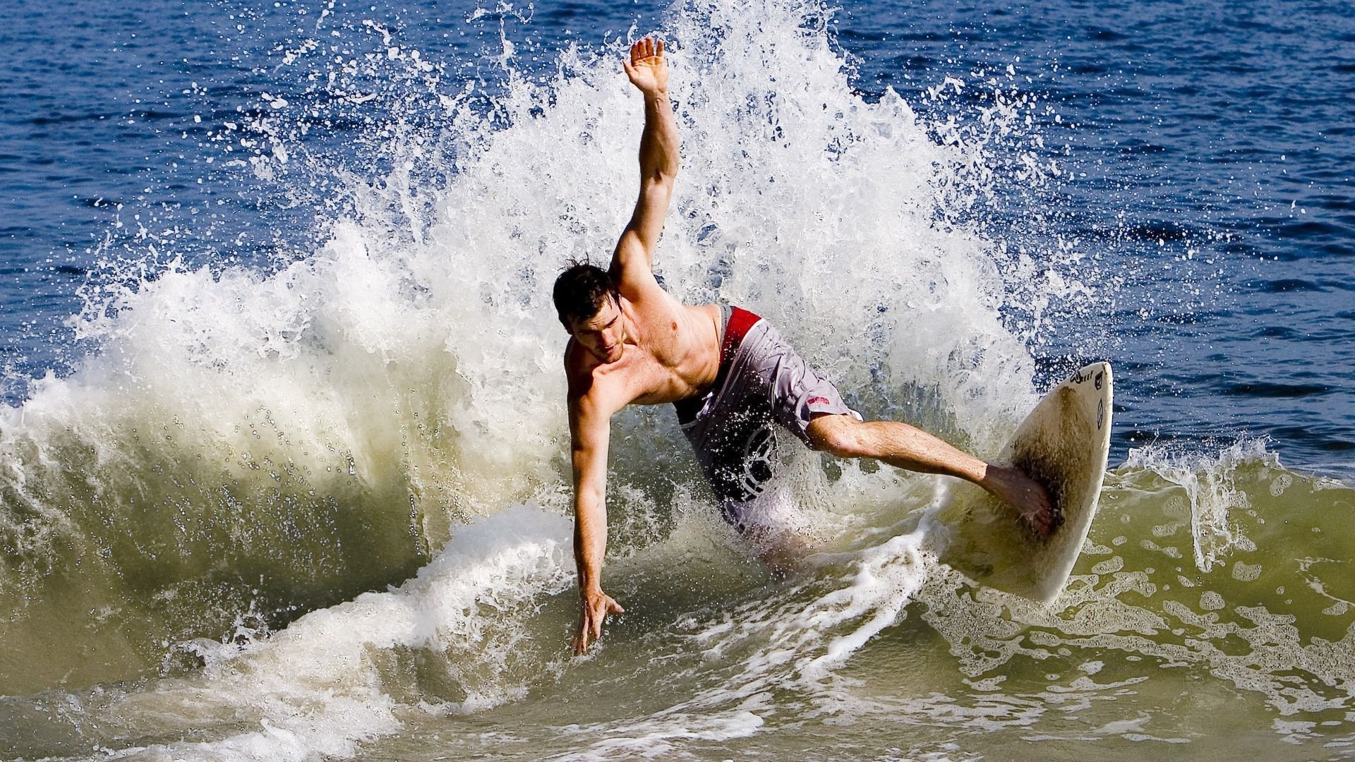 北欧风暴与红色闪电,当布雷默在巴林挪威一波带走秘鲁